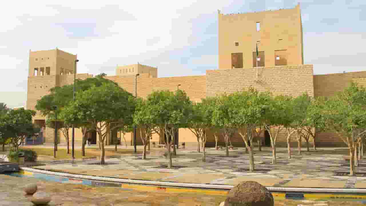Find cheap flights to Riyadh from £781
