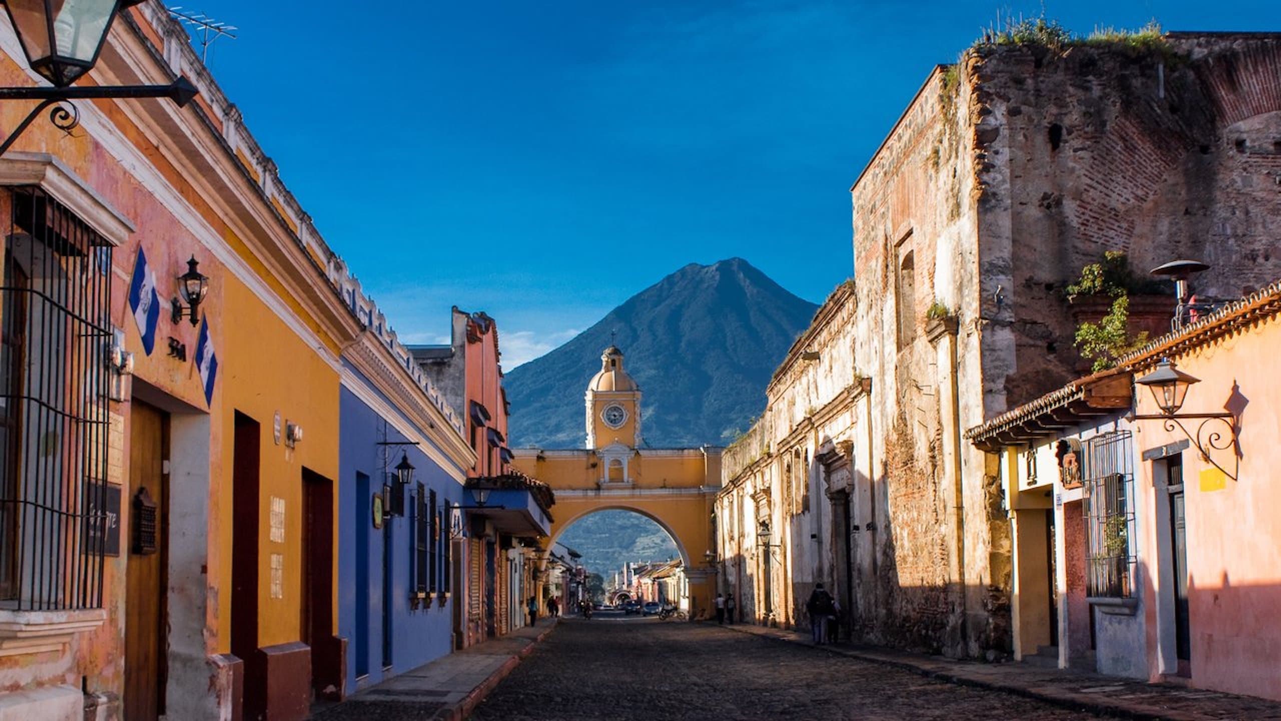Cheap flights from United States to Guatemala from £320