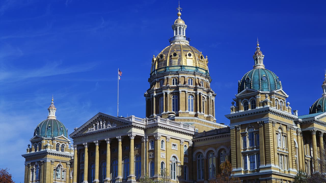 Cheap flights to Iowa, United States