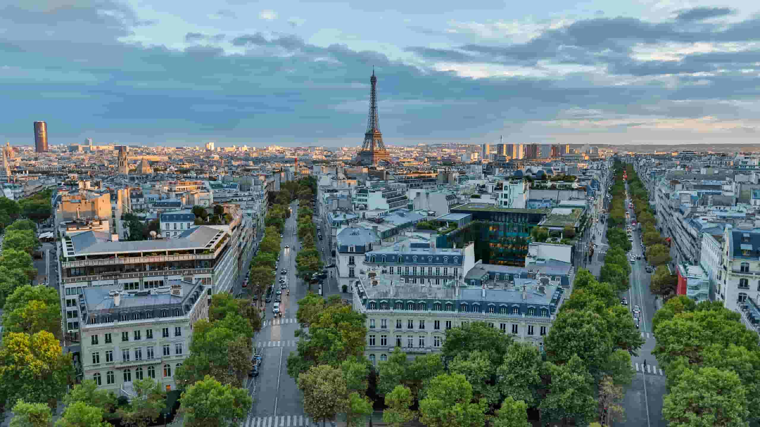 Find cheap flights to Paris from £395