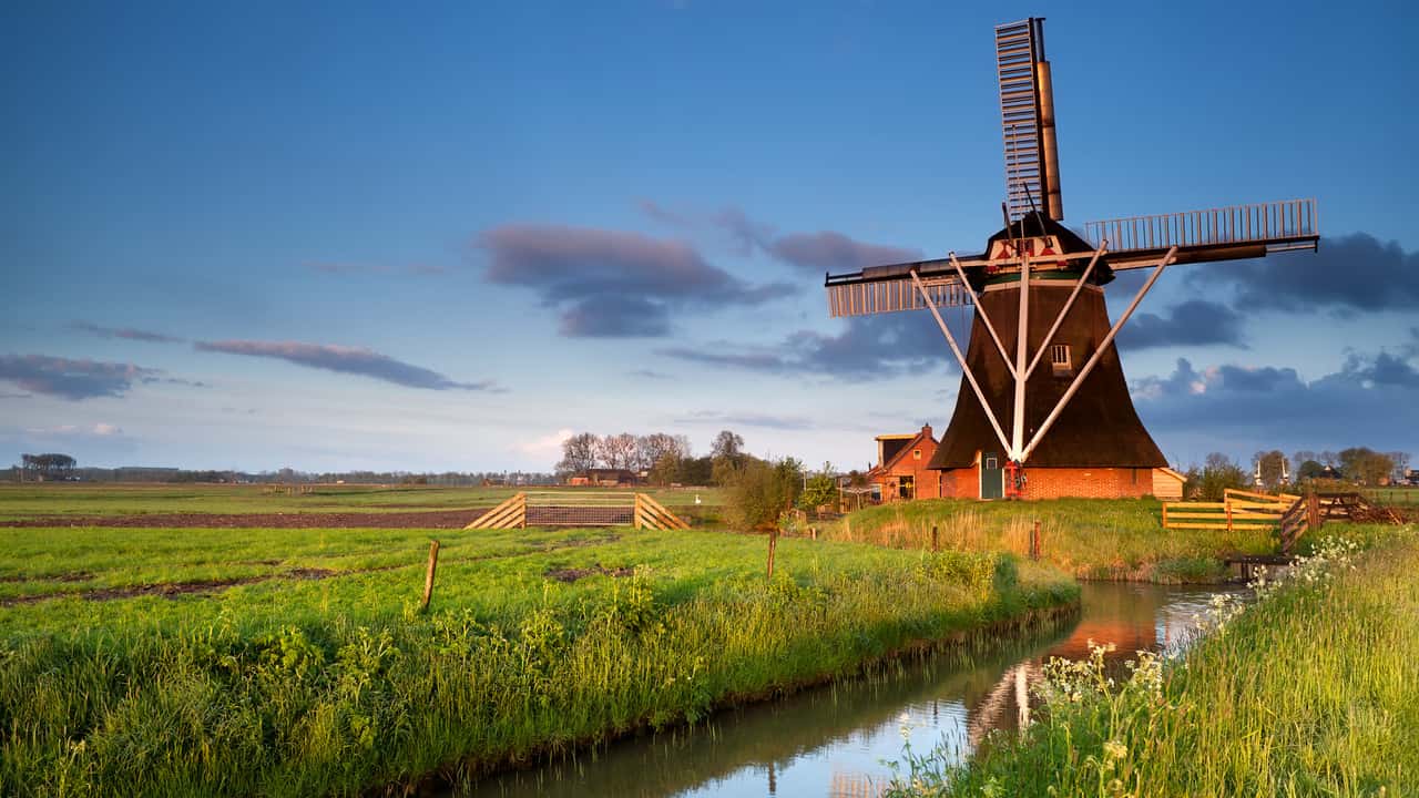 Cheap flights from Faro to Groningen from £311