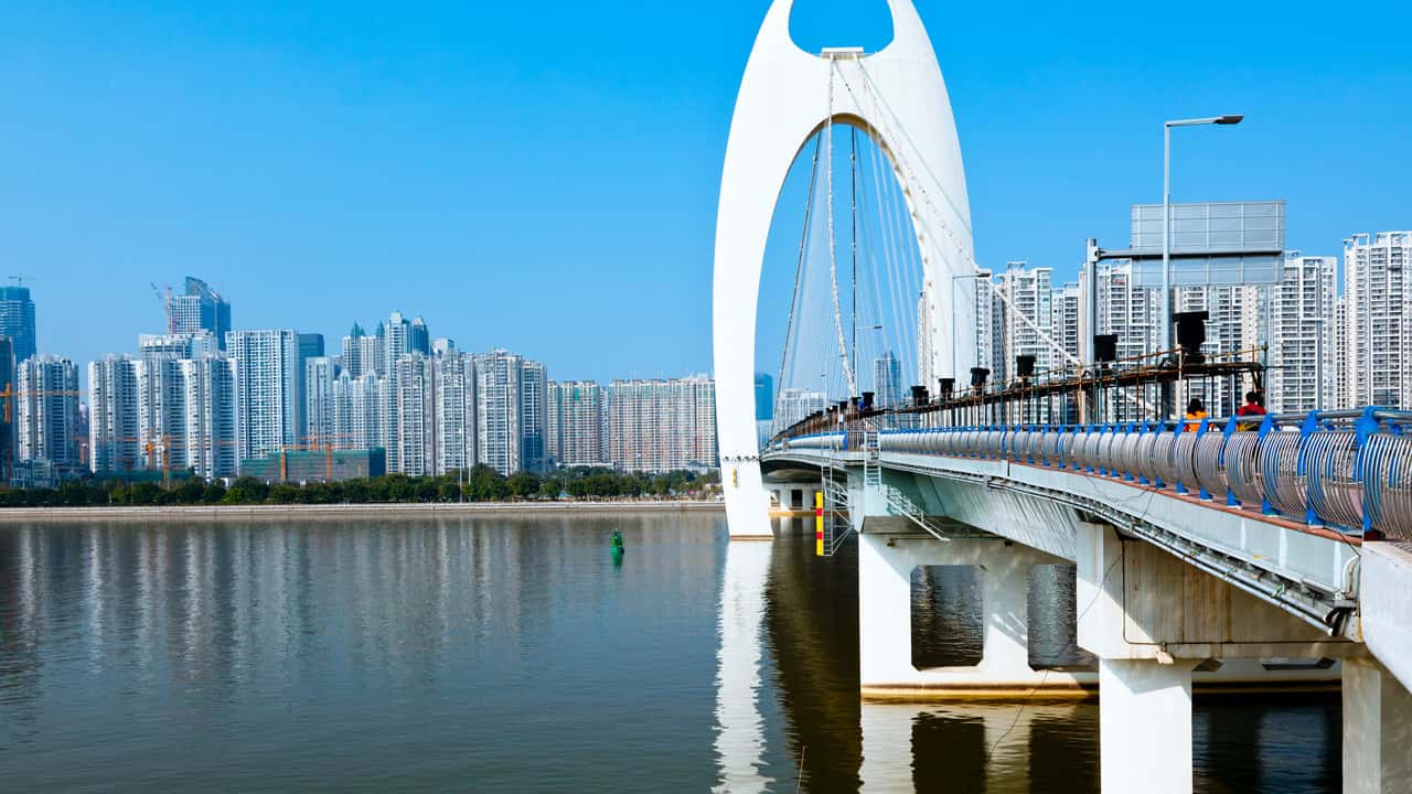 Cheap flights from Lijiang to Guangzhou from £128
