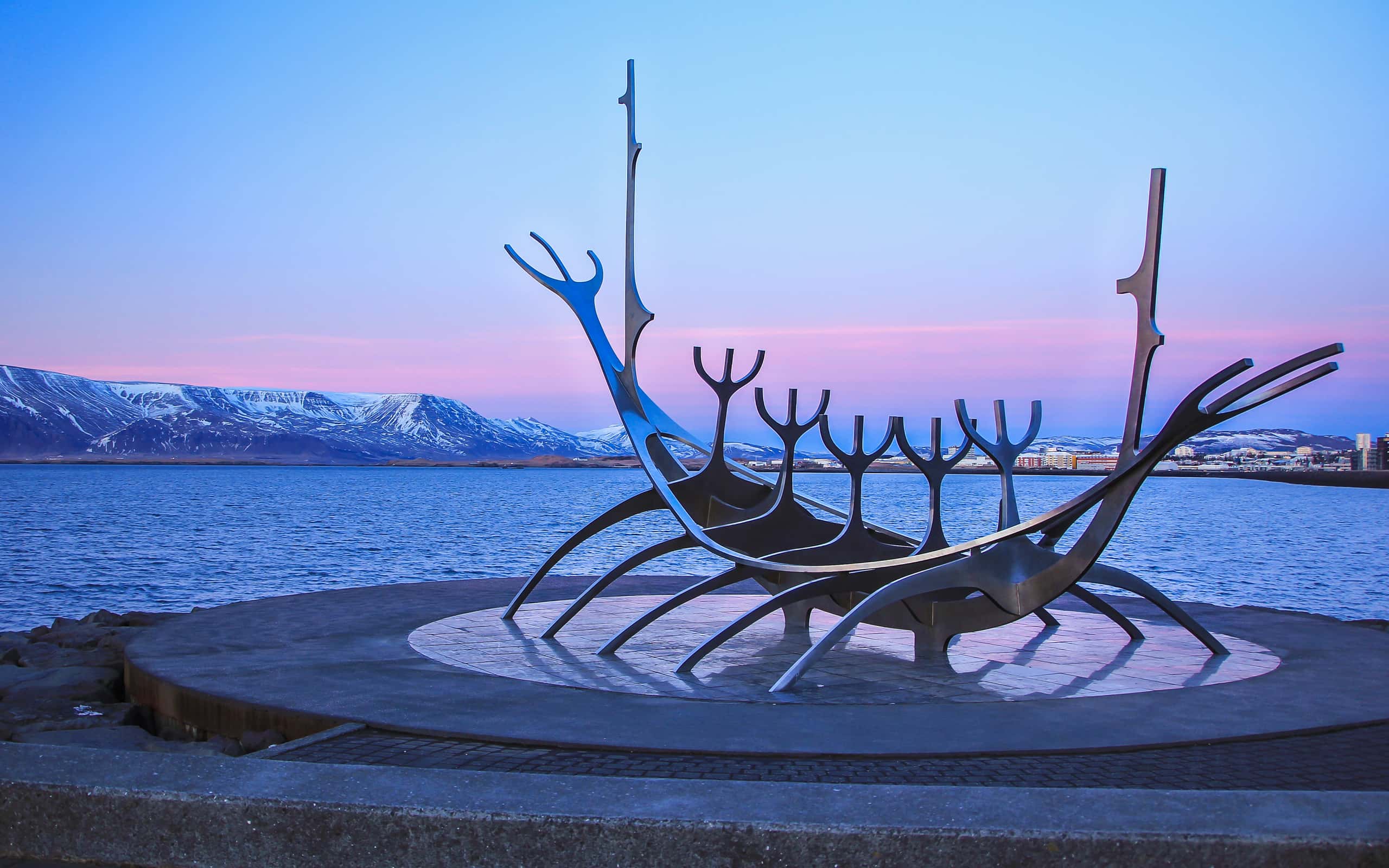 Cheap flights from Bergen to Reykjavik from £72