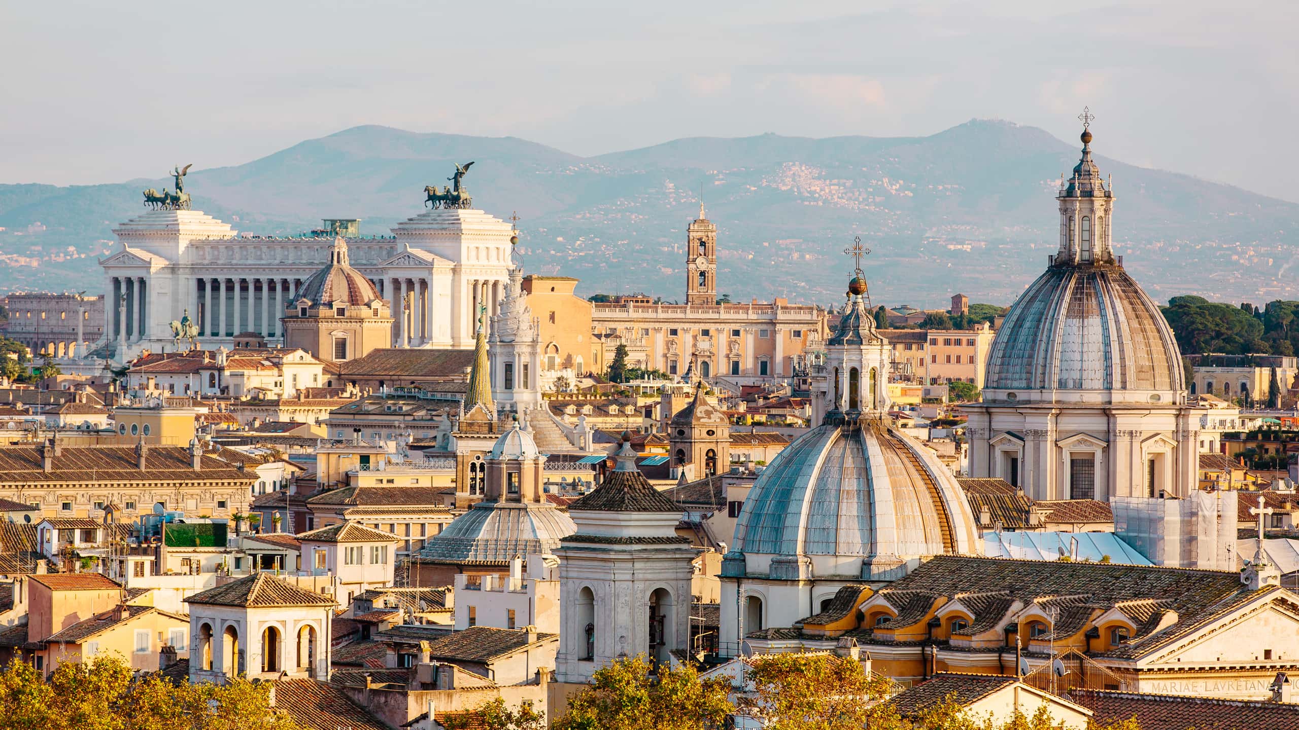 Cheap flights from Barcelona to Rome from £17